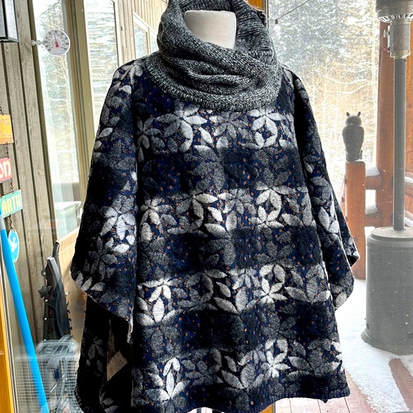 Anthologies wool cowl neck reversible poncho - Picture 1 of 6